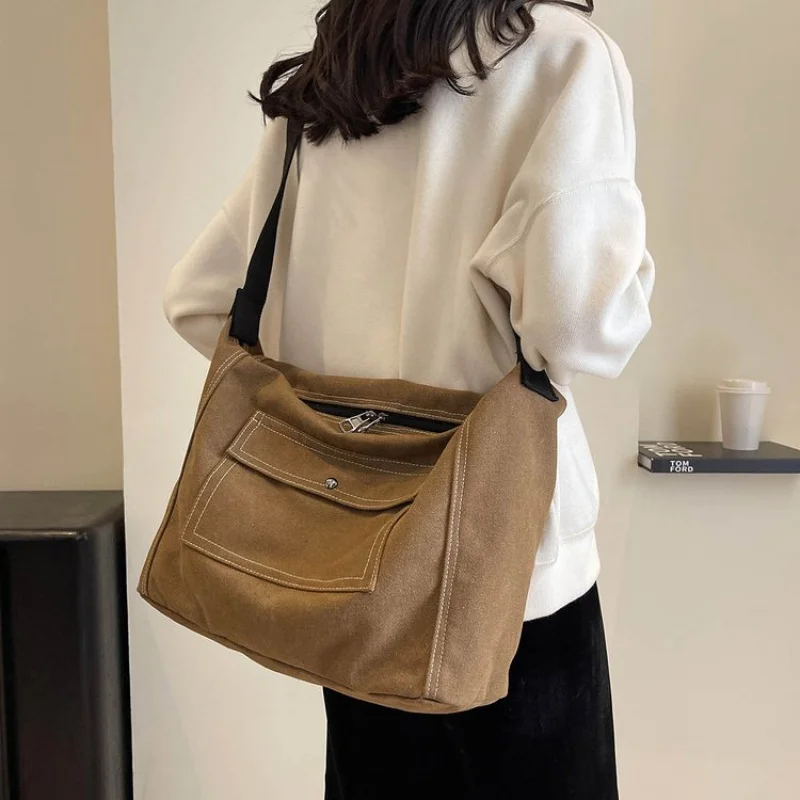 Unique Trendy Messenger Bag With Letter Logo Minimalist Crossbody Women Fashionable Leather Large Capacity Solid
Unique Trendy Messenger Bag With Letter Logo Minimalist Crossbody Women Fashionable Leather Large Capacity Solid