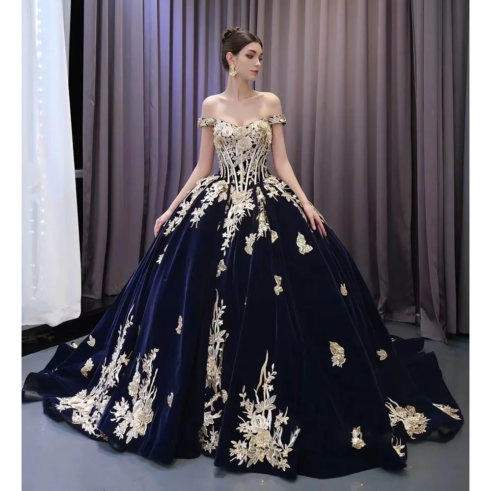Elegant Flowers Appliques Velvet Evening Dress Navy Blue Fashion Off the Shoulder Floor Length Sweep Train Party Prom Ball Gowns
Elegant Flowers Appliques Velvet Evening Dress Navy Blue Fashion Off the Shoulder Floor Length Sweep Train Party Prom Ball Gowns