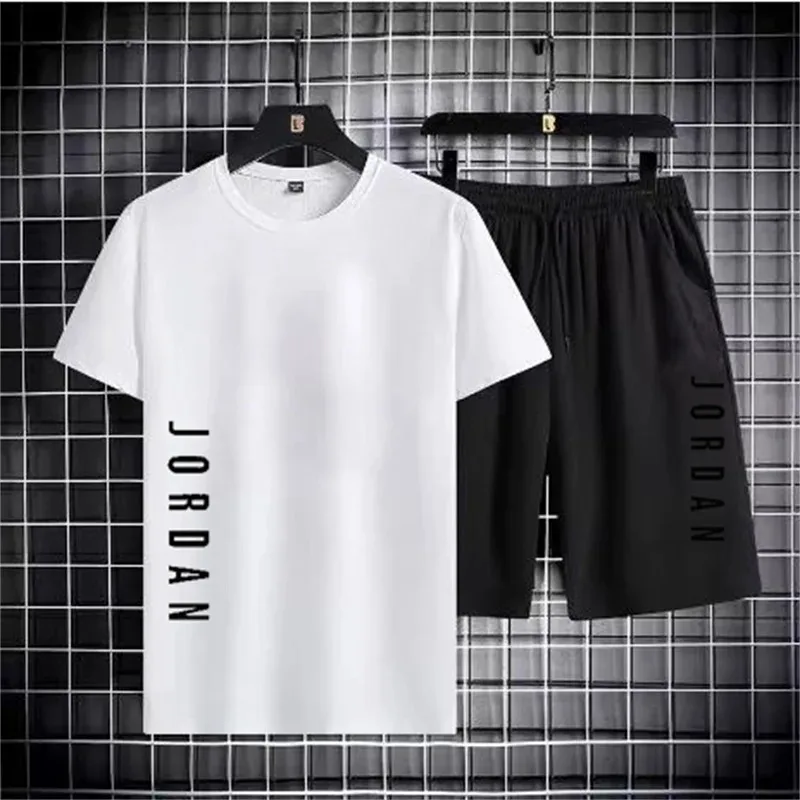 Classic solid color men summer set, minimalist design easy to match, suitable for students and young men daily wear.
Classic solid color men summer set, minimalist design easy to match, suitable for students and young men daily wear.