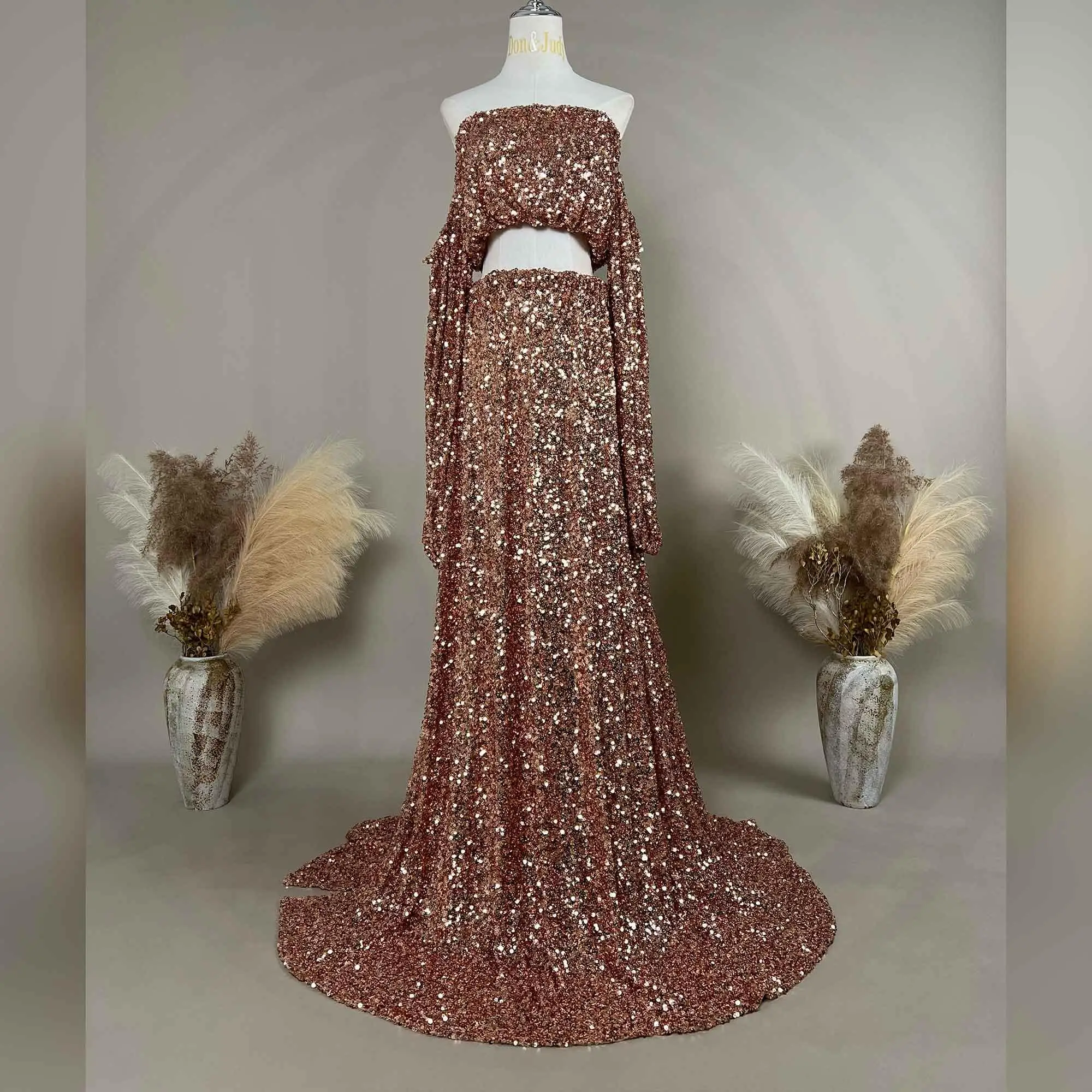 Вечернее платье Don&Judy, комплект из двух предметов, с пайетками, топ-халтер, платье с открытыми плечами для беременных, для фотосессии
Вечернее платье Don&Judy, комплект из двух предметов, с пайетками, топ-халтер, платье с открытыми плечами для беременных, для фотосессии