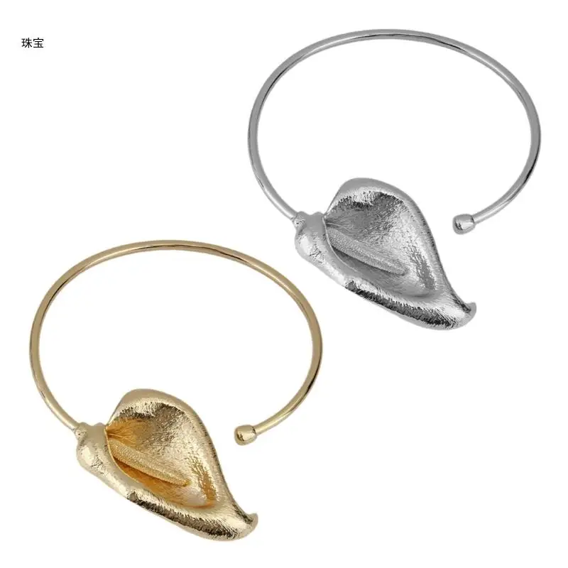X5QE Elegant Metal Choker Necklace Adornment Vintage Metal Flower Necklace Elegant Floral Open Choker Party Accessories
X5QE Elegant Metal Choker Necklace Adornment Vintage Metal Flower Necklace Elegant Floral Open Choker Party Accessories