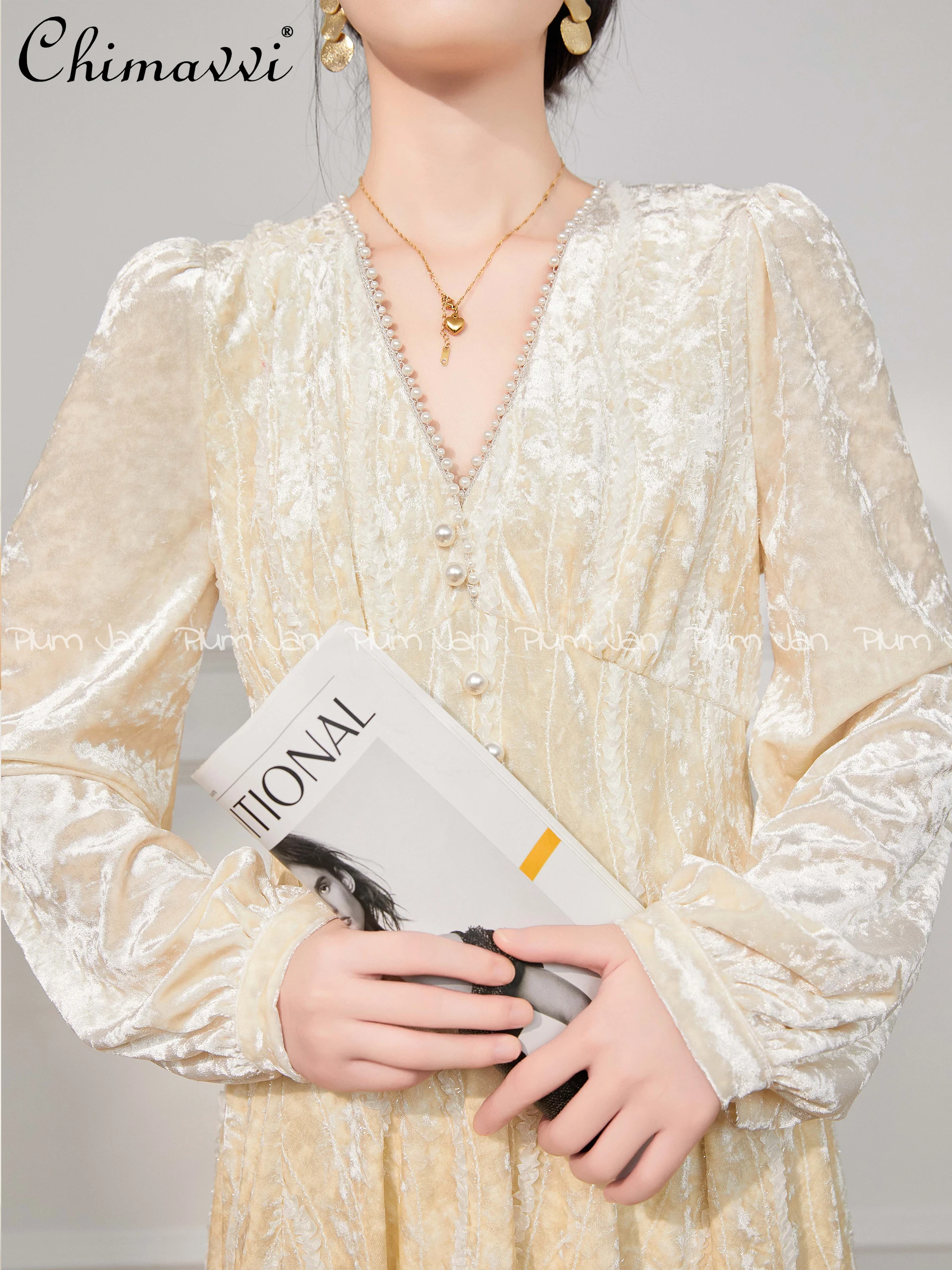 High-End Velvet Dress for Women 2024 Spring Clothes New Light Luxury Long Sleeve French Pearl V-neck Slim Elegant Midi Dresses
High-End Velvet Dress for Women 2024 Spring Clothes New Light Luxury Long Sleeve French Pearl V-neck Slim Elegant Midi Dresses