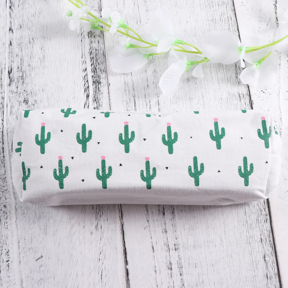 Cactus Pen Bag Pencil Case Small and Fresh School Supplies Bags Canvas Middle Student
Cactus Pen Bag Pencil Case Small and Fresh School Supplies Bags Canvas Middle Student