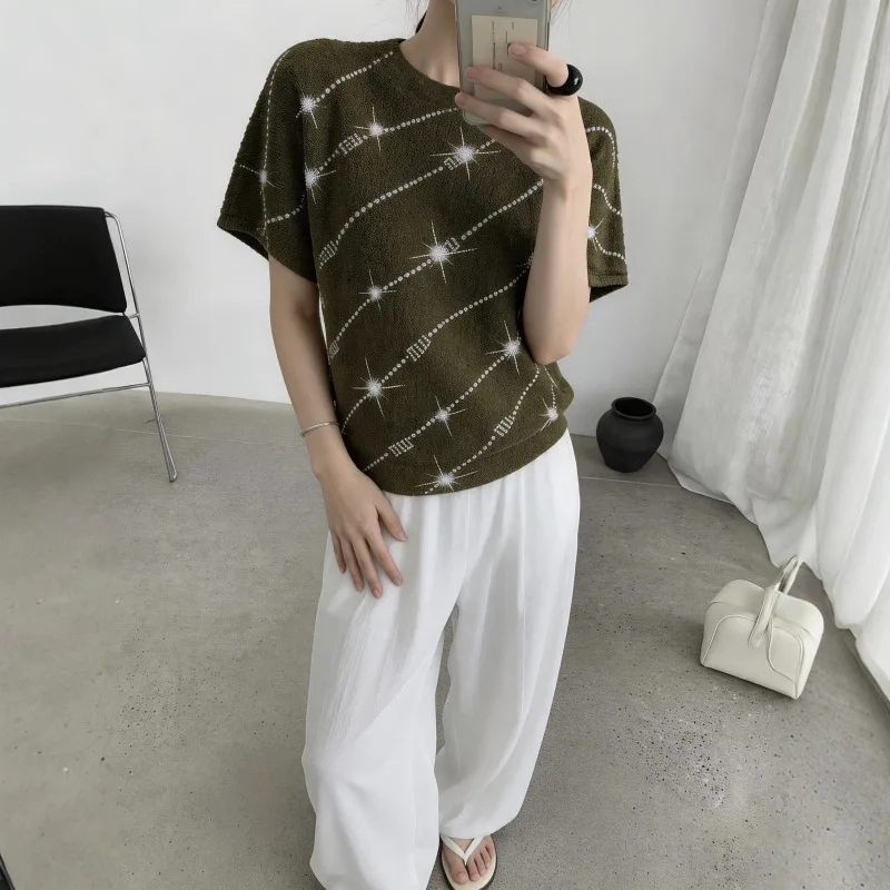Miyake Pleated T-Shirt High-End Starlight Pleats Casual Women's T-shirt 2026 Summer New Loose Slimming Elegant Versatile Top
Miyake Pleated T-Shirt High-End Starlight Pleats Casual Women's T-shirt 2026 Summer New Loose Slimming Elegant Versatile Top