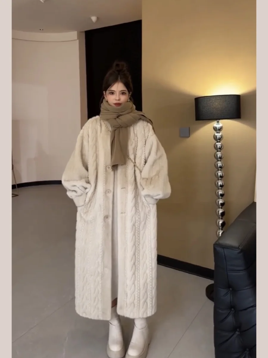 Korean Sle Long Fur Coat Women's Autumn Winter Ele Lazy Twist Mink Velvet Coat Thiened Warm Commute Sle Outerwear
Korean Sle Long Fur Coat Women's Autumn Winter Ele Lazy Twist Mink Velvet Coat Thiened Warm Commute Sle Outerwear