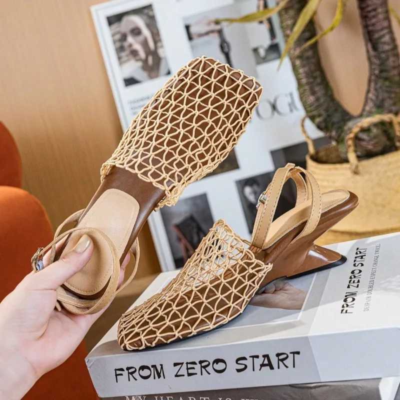 2025 Summer Luxury Fashion Designer Sandals Women's Lace Mesh Square Toe Shallow Narrow Strap Braided Slip-on High Heels Sandals
2025 Summer Luxury Fashion Designer Sandals Women's Lace Mesh Square Toe Shallow Narrow Strap Braided Slip-on High Heels Sandals