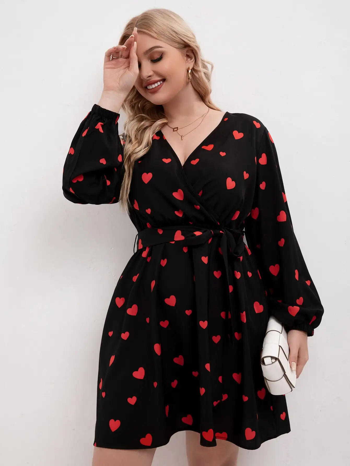 Women's Plus Size Heart Print Wrap Dress, Casual V-Neck Long Sleeve Belted Mini Dress, Cute Valentine's Day Outfit For Ladies
Women's Plus Size Heart Print Wrap Dress, Casual V-Neck Long Sleeve Belted Mini Dress, Cute Valentine's Day Outfit For Ladies