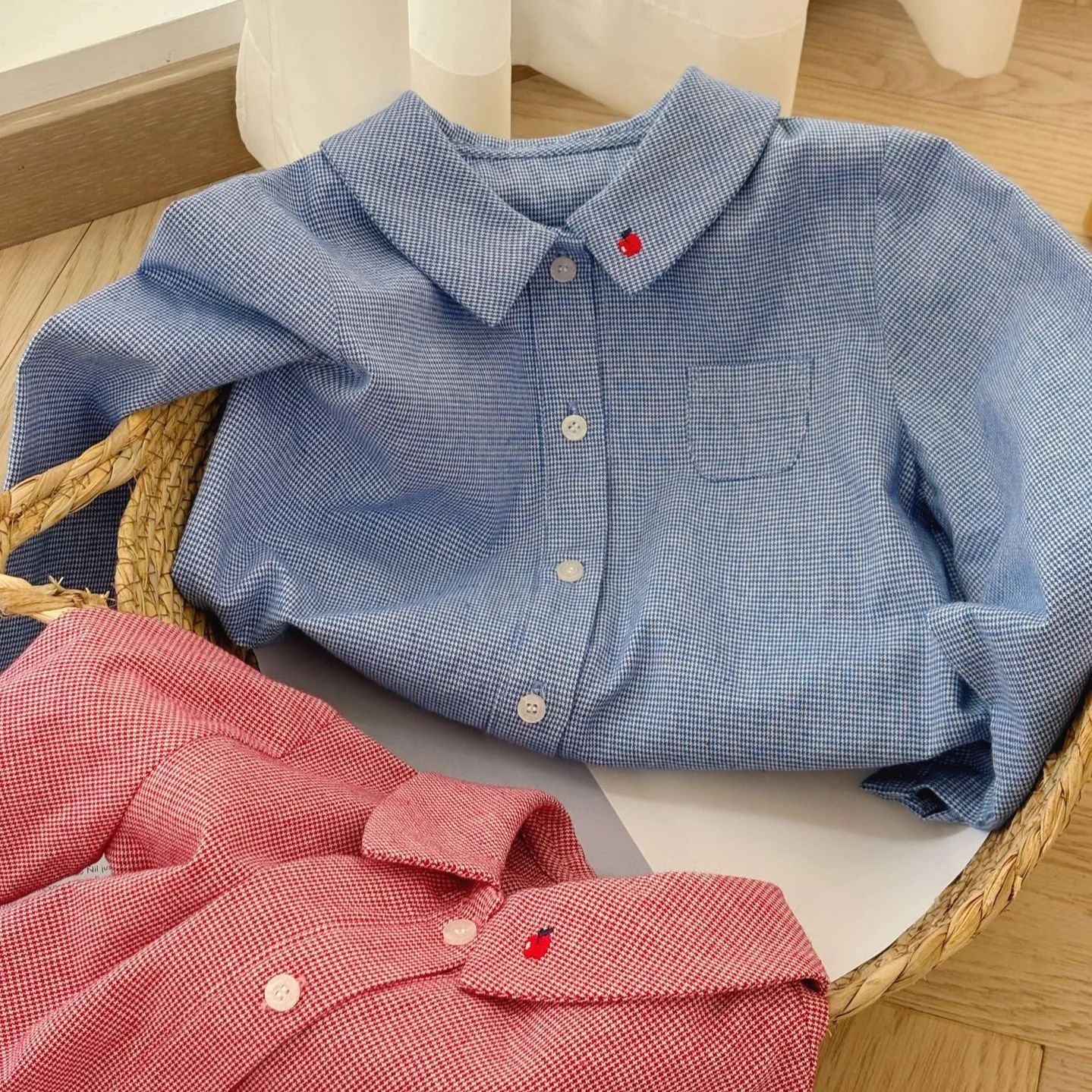 Autumn New Children's Cute Plaid Shirts Top Embroidered Cotton Girls Long-sleeved Shirt
Autumn New Children's Cute Plaid Shirts Top Embroidered Cotton Girls Long-sleeved Shirt