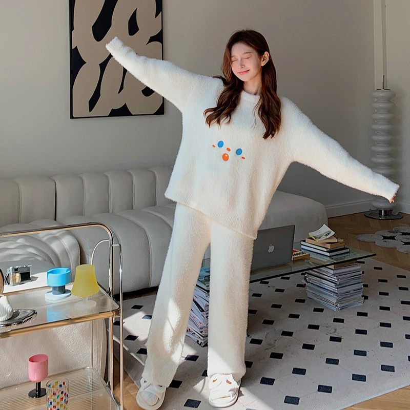 Women's Suit Autumn and Winter Cute and Sweet Expression Thick Pullover Pajamas Set
Women's Suit Autumn and Winter Cute and Sweet Expression Thick Pullover Pajamas Set