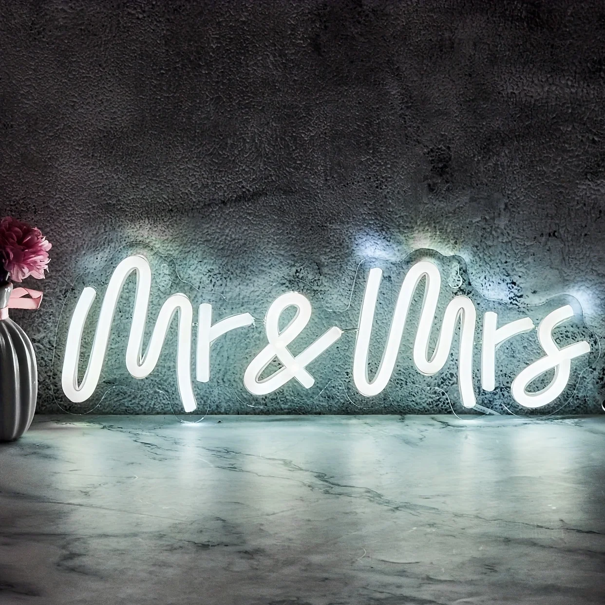 Mr & Mrs LED Neon Sign 5V USB Powered Neon Light for wedding Bedroom Bar Club Wall Art Decor Romantic Home Accent Light
Mr & Mrs LED Neon Sign 5V USB Powered Neon Light for wedding Bedroom Bar Club Wall Art Decor Romantic Home Accent Light