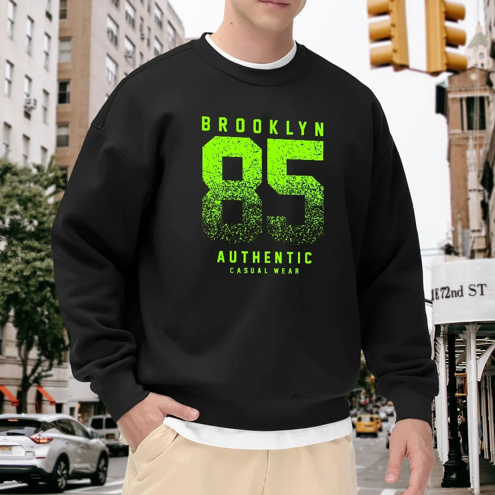 Men's Black Crew Neck Pullover Sweatshirt with Brooklyn 85 Letter Print, Street Casual Style, Loose Fit, Versatile Top for Everyday Wear and Sports
Men's Black Crew Neck Pullover Sweatshirt with Brooklyn 85 Letter Print, Street Casual Style, Loose Fit, Versatile Top for Everyday Wear and Sports