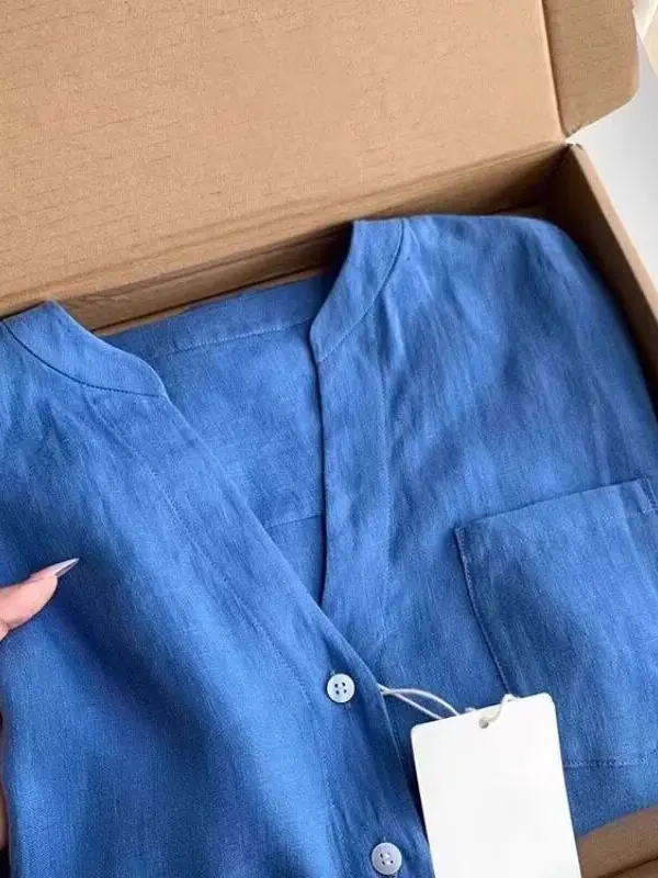 Blue Korean Style Loose Lightweight Short Sleeve V-Neck Cardigan Women's Summer Shirt Outerwear Sun Protection Coat
Blue Korean Style Loose Lightweight Short Sleeve V-Neck Cardigan Women's Summer Shirt Outerwear Sun Protection Coat