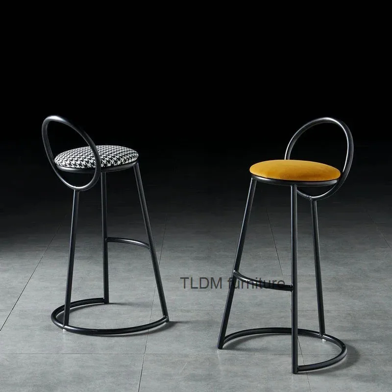 Light Luxury Design Iron Bar Chairs Home Kitchen High Stool Nordic Bar Furniture Front Desk Reception Chair Soft Bag Back Chair
Light Luxury Design Iron Bar Chairs Home Kitchen High Stool Nordic Bar Furniture Front Desk Reception Chair Soft Bag Back Chair