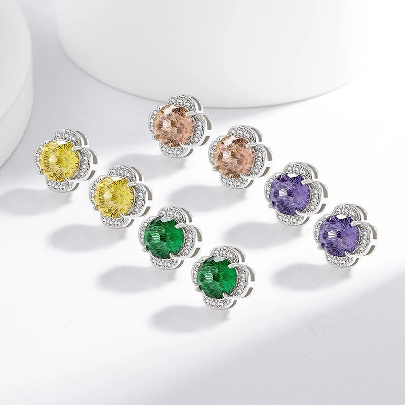 Best-selling product - Beautiful three-leaf clover stud earrings. Elegant and fashionable lucky grass jewelry for ladies.
Best-selling product - Beautiful three-leaf clover stud earrings. Elegant and fashionable lucky grass jewelry for ladies.