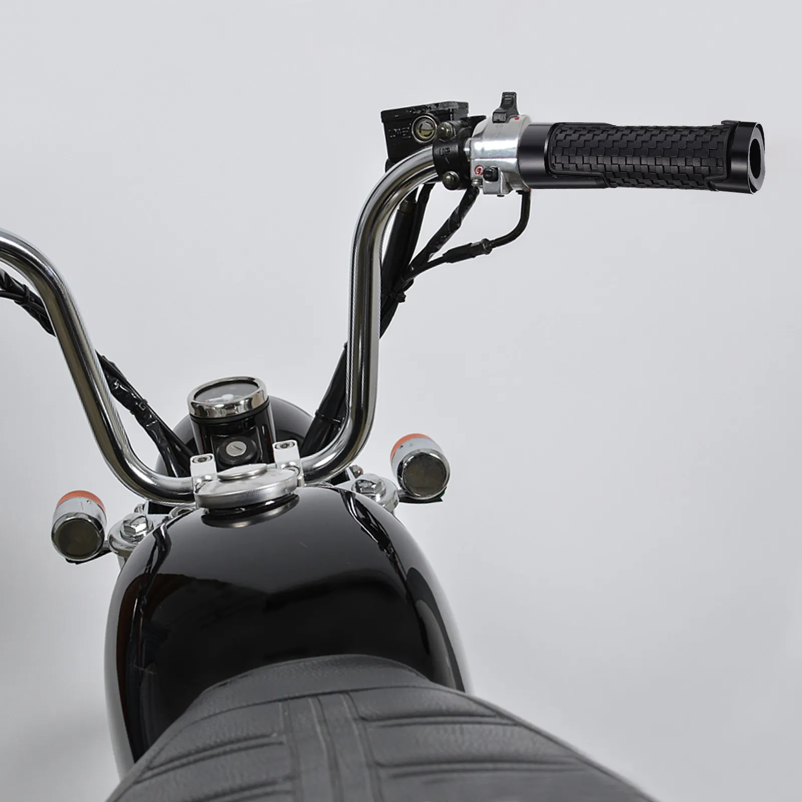 1Pair Universal Motorcycle Bar End Grips Comfortable Surface Durable Long Lasting Motorcycle Grip Motorbike Hand Grip
1Pair Universal Motorcycle Bar End Grips Comfortable Surface Durable Long Lasting Motorcycle Grip Motorbike Hand Grip