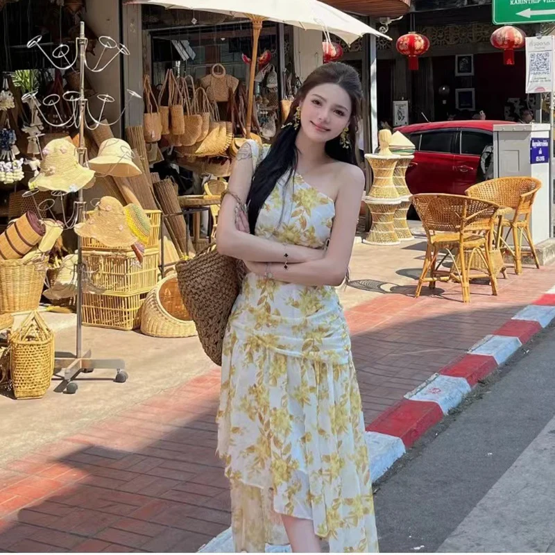 Women Summer Chiffon Irregular Ruffled Dresses Fashion Sleeveless One-Shoulder Hollow Out Print Floral Long Dress Evening Party
Women Summer Chiffon Irregular Ruffled Dresses Fashion Sleeveless One-Shoulder Hollow Out Print Floral Long Dress Evening Party