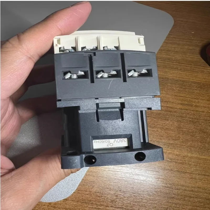 New Original Contactor LC1D65F7C LC1D18ED LC1D25ED LC1D25M7C LC1D12M7C LC1D65M7C LC1D18Q7C
New Original Contactor LC1D65F7C LC1D18ED LC1D25ED LC1D25M7C LC1D12M7C LC1D65M7C LC1D18Q7C