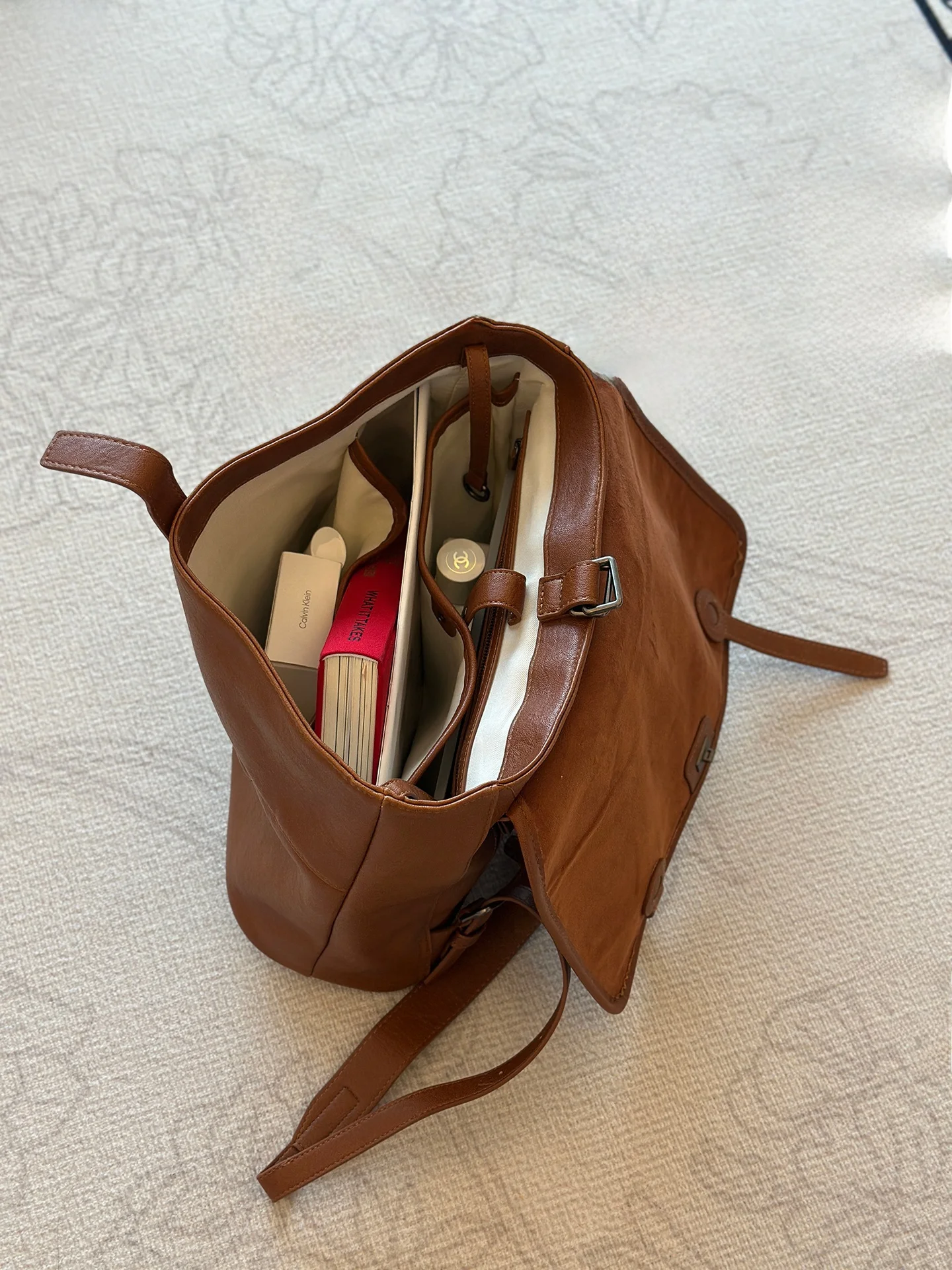 Brown Large Capacity Women's Backpack 2026 New Luxury Handbag Summer Bookbag Shoulder Bag Casual Single Shoulder Bag
Brown Large Capacity Women's Backpack 2026 New Luxury Handbag Summer Bookbag Shoulder Bag Casual Single Shoulder Bag