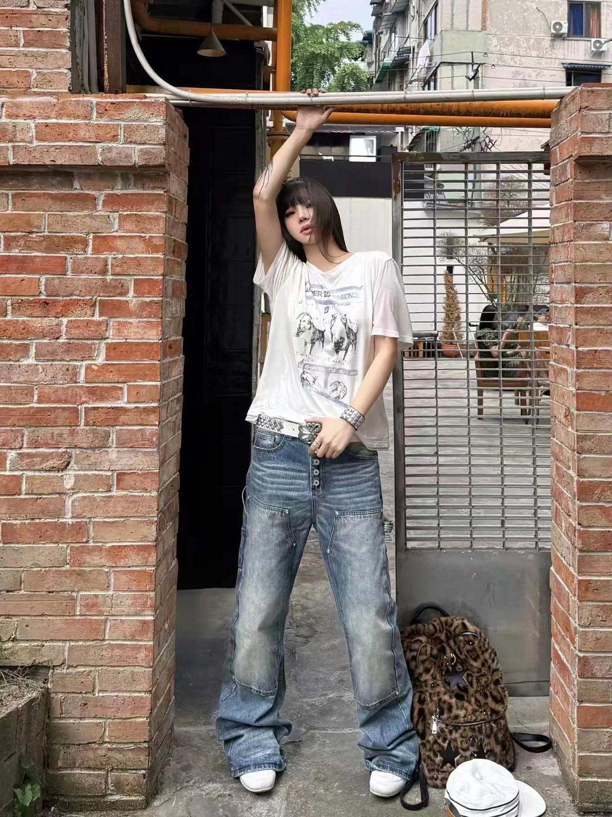 American Wash Blue Jeans Men's Casual High Waist Straight Leg Pants Diamond Embellished Hardware Loose Wide Leg Trousers
American Wash Blue Jeans Men's Casual High Waist Straight Leg Pants Diamond Embellished Hardware Loose Wide Leg Trousers