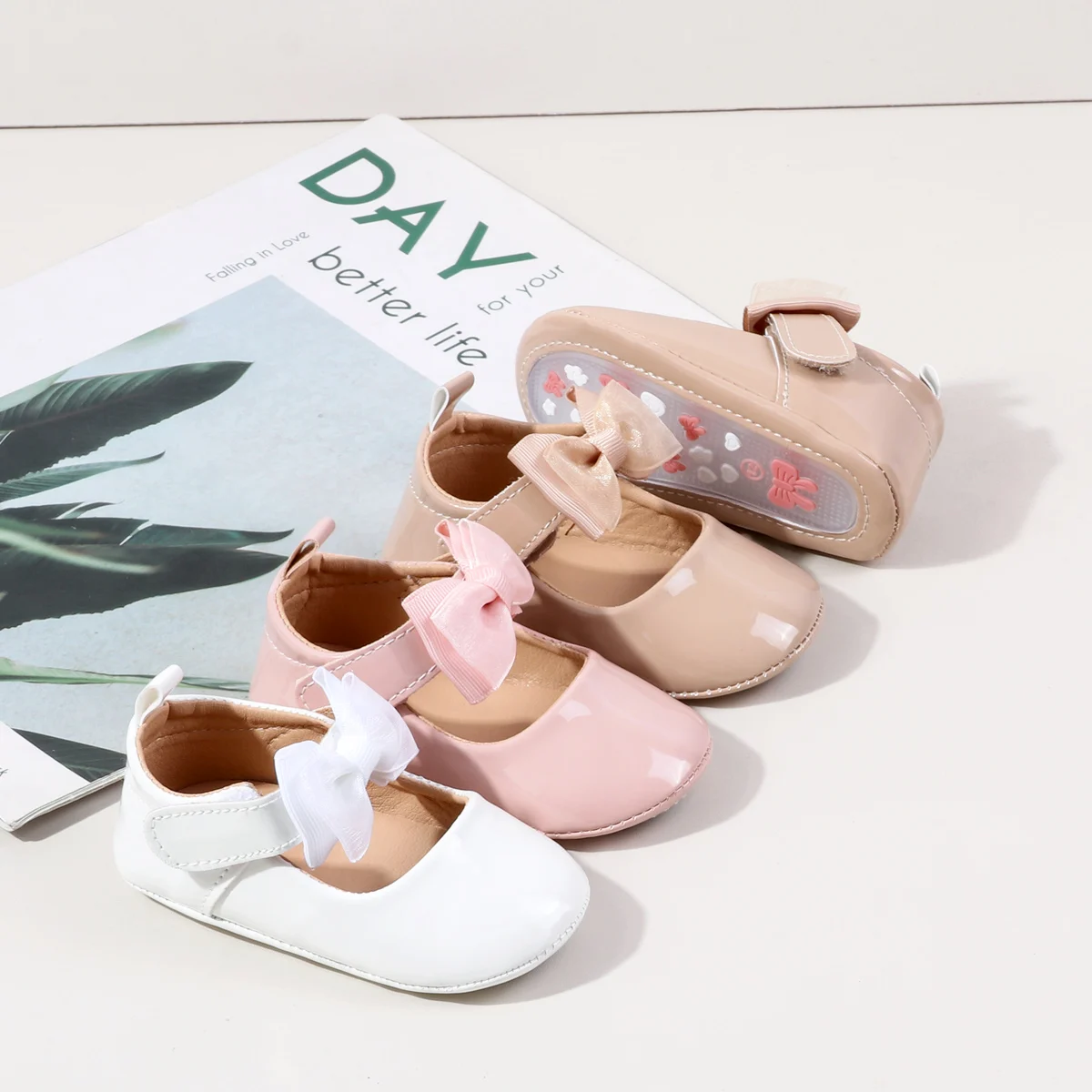 Spring And Autumn Baby Girls Cute Solid Color Bowknot Decor Soft Sole Flats Shoes First Walkers Non-Slip Princess Shoes 0-18M
Spring And Autumn Baby Girls Cute Solid Color Bowknot Decor Soft Sole Flats Shoes First Walkers Non-Slip Princess Shoes 0-18M