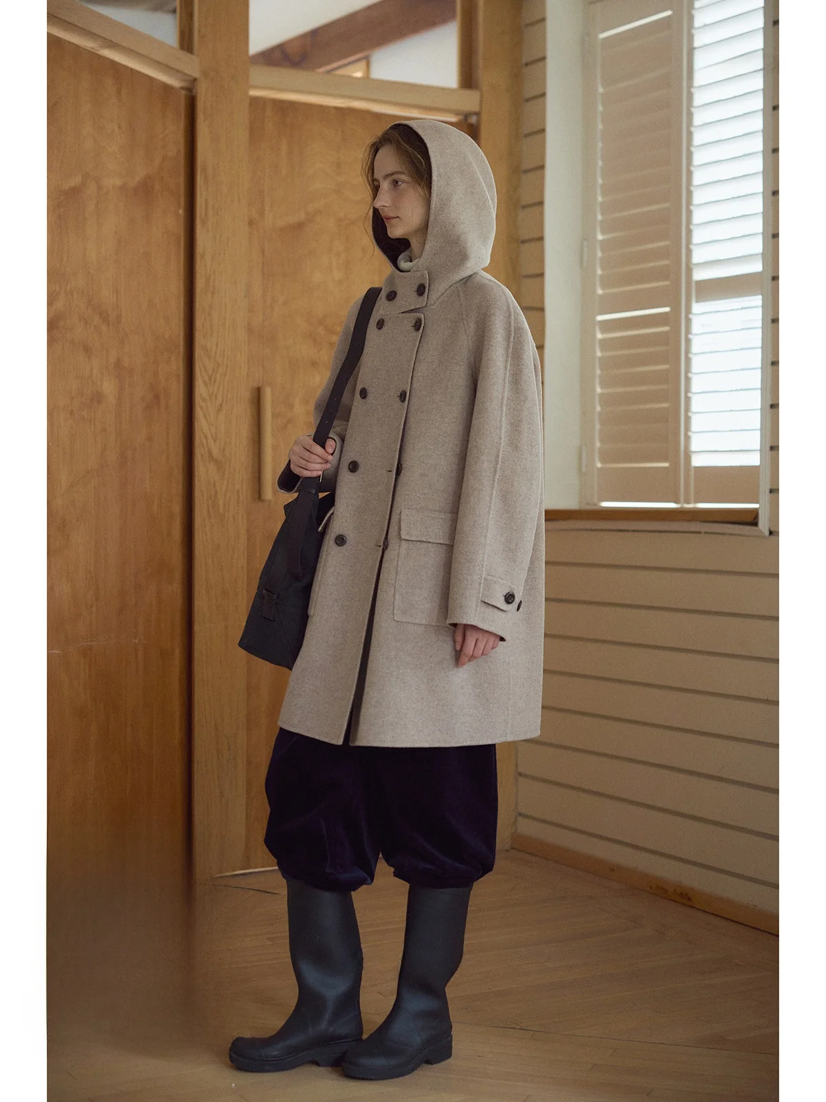 Двустороннее шерстяное пальто Nice People 2025AW с капюшоном, средней длины, двухцветное, женское, модное, прямого кроя, шерстяная куртка
Двустороннее шерстяное пальто Nice People 2025AW с капюшоном, средней длины, двухцветное, женское, модное, прямого кроя, шерстяная куртка