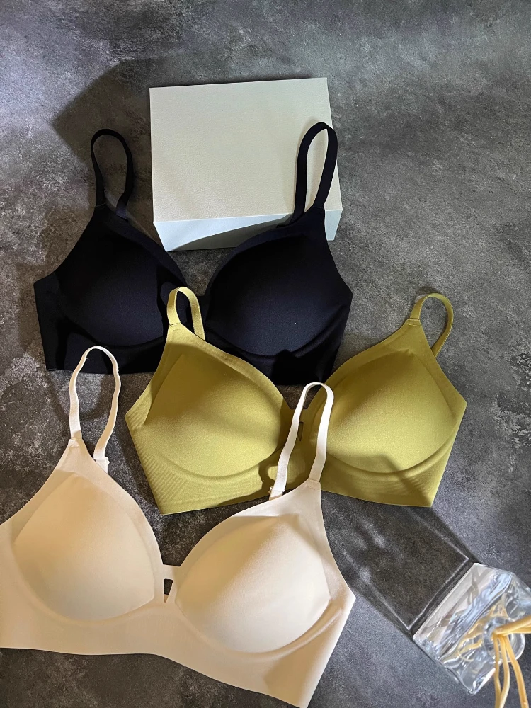 Ladies Luxury Underwear New French Seamless Women's Bra No Gaping Ultra-thin Slimming Invisible Underwear Bra Full Cup
Ladies Luxury Underwear New French Seamless Women's Bra No Gaping Ultra-thin Slimming Invisible Underwear Bra Full Cup