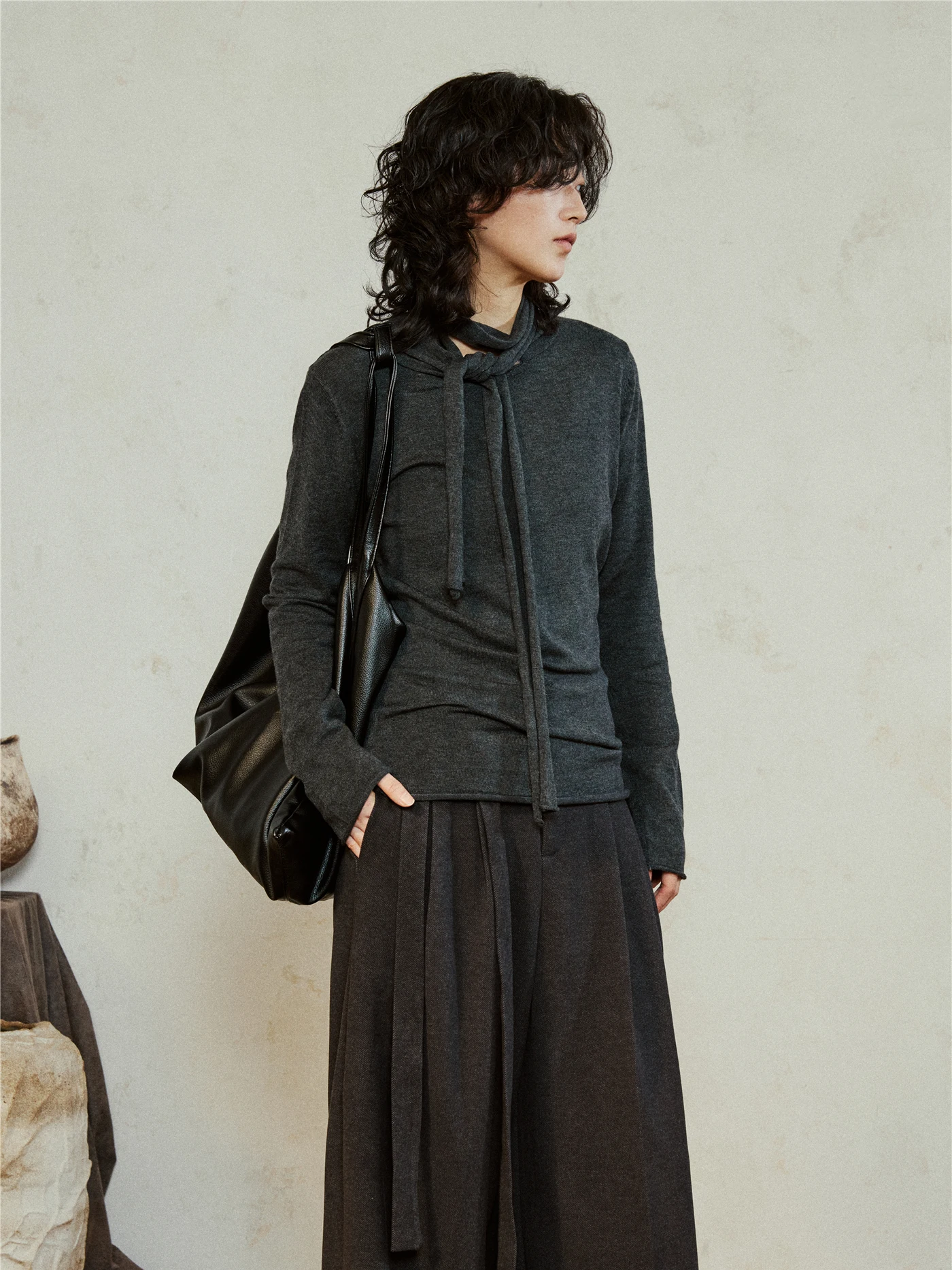 Sunvonnie Casual Loose Knitted Long Sleeve Top with Belt Design Inner Wear Base Shirt Youth Fashion Comfortable Medium Weight
Sunvonnie Casual Loose Knitted Long Sleeve Top with Belt Design Inner Wear Base Shirt Youth Fashion Comfortable Medium Weight