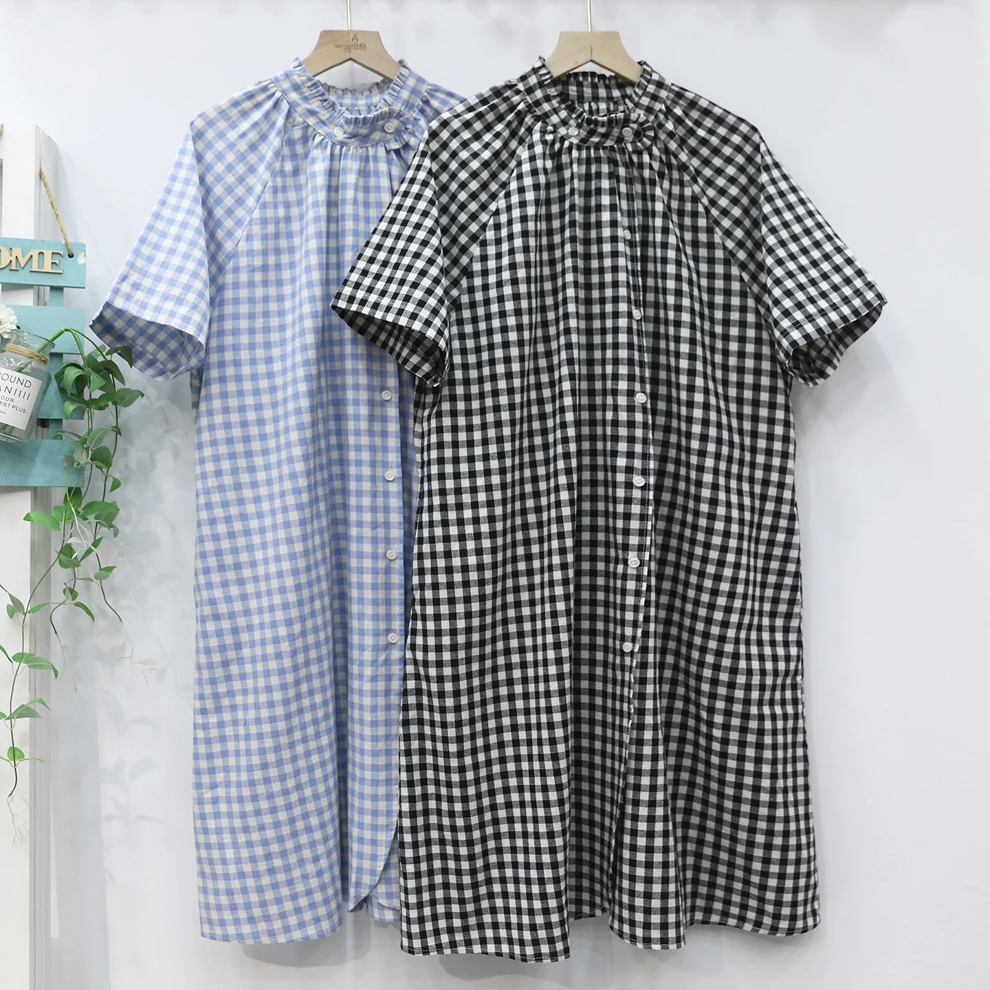 Japanese Sweet Mori Girl Vintage Plaid Single Breasted Shirt Dress Women Summer Retro Stand Collar Short Sleeve Casual Dresses
Japanese Sweet Mori Girl Vintage Plaid Single Breasted Shirt Dress Women Summer Retro Stand Collar Short Sleeve Casual Dresses