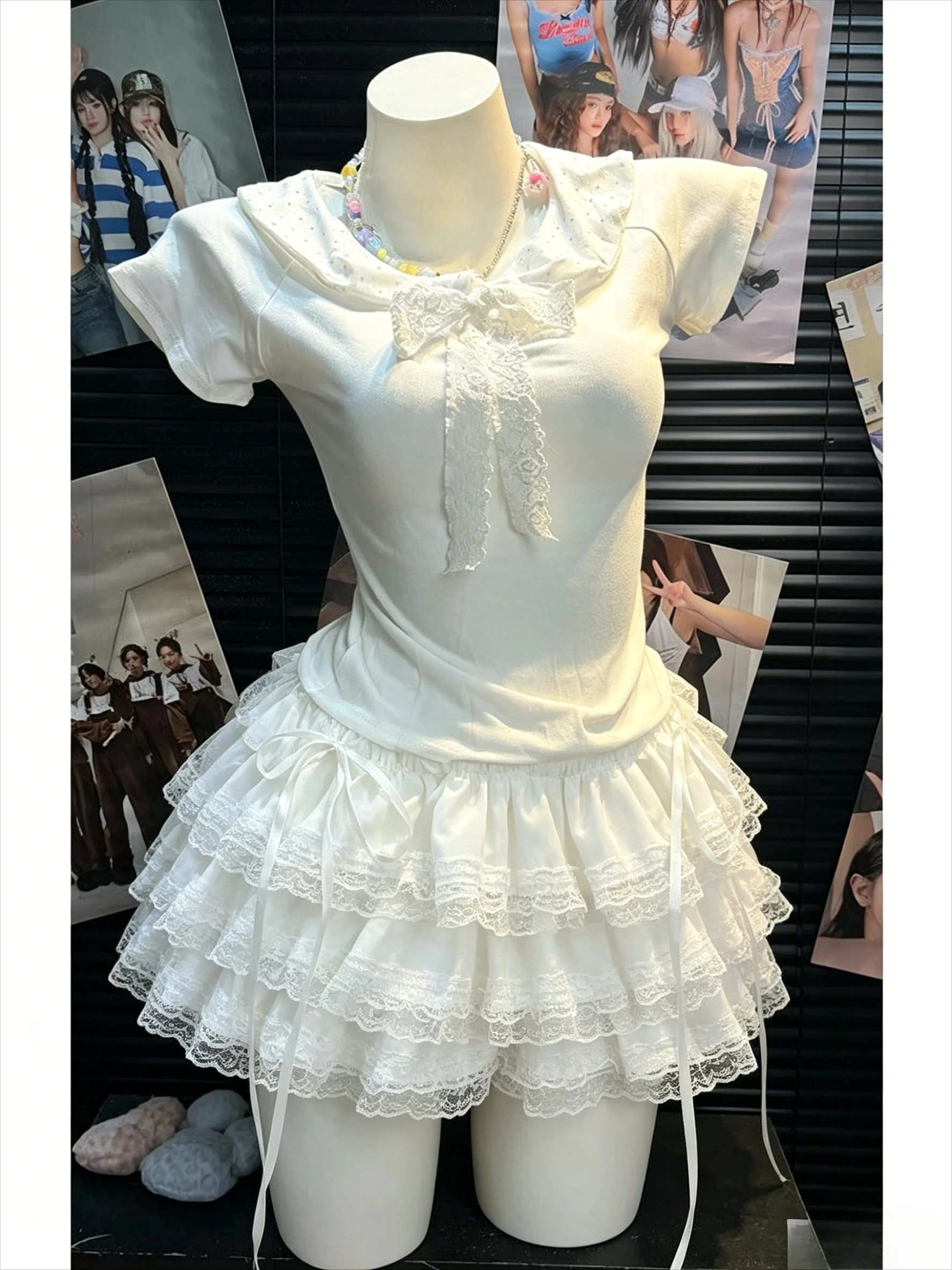 Sweet Vintage Lolita Style Princess Cake Skirt Kawaii Women Cute Lace Ruffles Party Mini Skirts Harajuku Y2k Faldas Elegant
Sweet Vintage Lolita Style Princess Cake Skirt Kawaii Women Cute Lace Ruffles Party Mini Skirts Harajuku Y2k Faldas Elegant