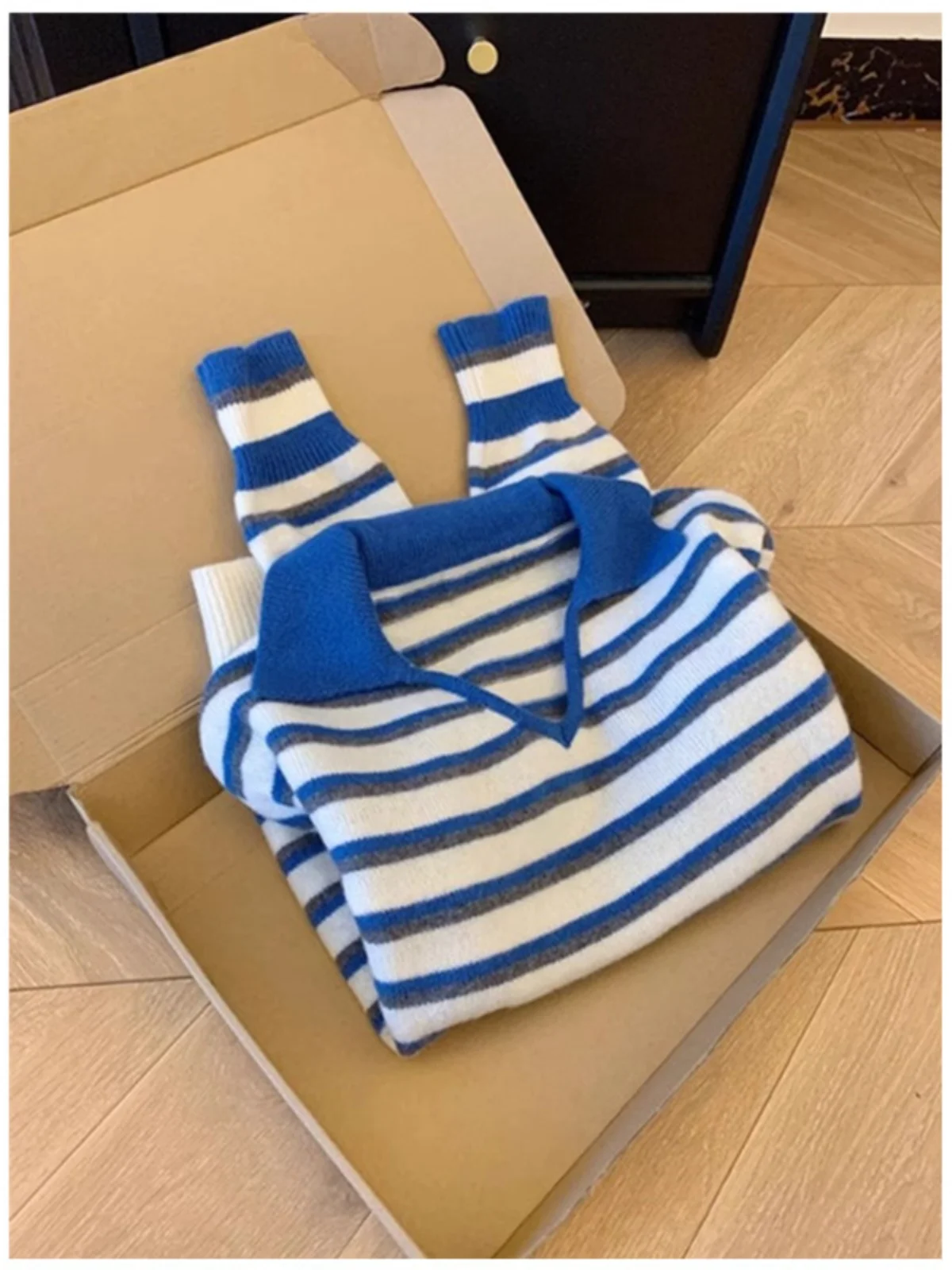 Knitted Sweater Stripe Collar Removed Women's Autumn Winter Fashion Woolen Long Sleeve Business Casual Style Regular Length
Knitted Sweater Stripe Collar Removed Women's Autumn Winter Fashion Woolen Long Sleeve Business Casual Style Regular Length