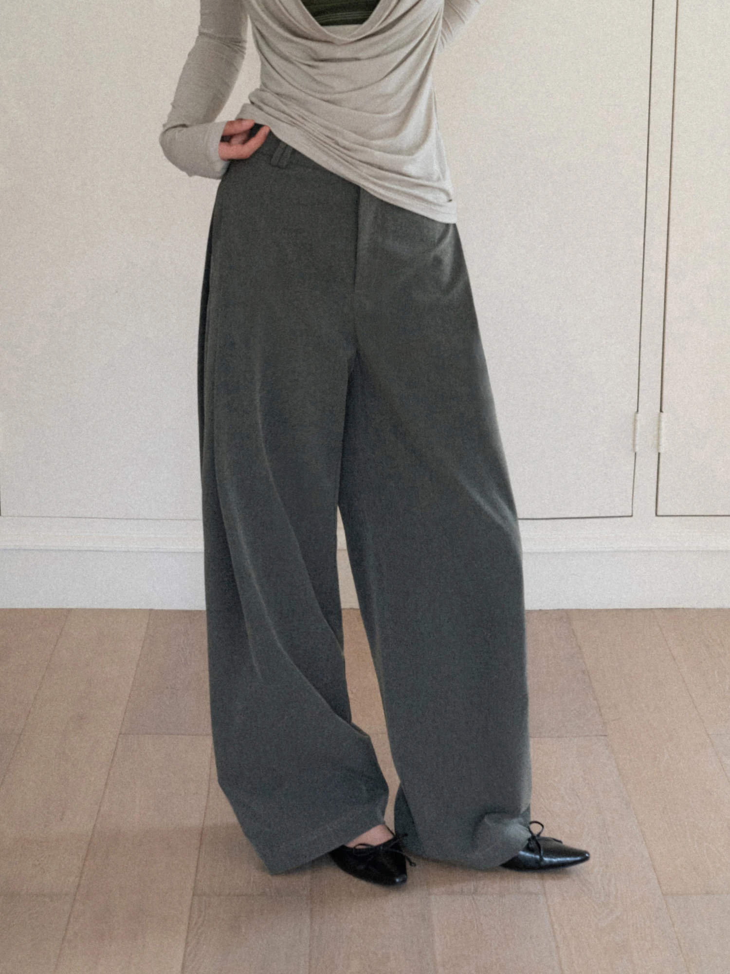 Grey Loose Suit Wide Leg Casual Pants Spring Summer Minimalist Commute Loose Slimming High-End Feel Long Pants EGGKA
Grey Loose Suit Wide Leg Casual Pants Spring Summer Minimalist Commute Loose Slimming High-End Feel Long Pants EGGKA