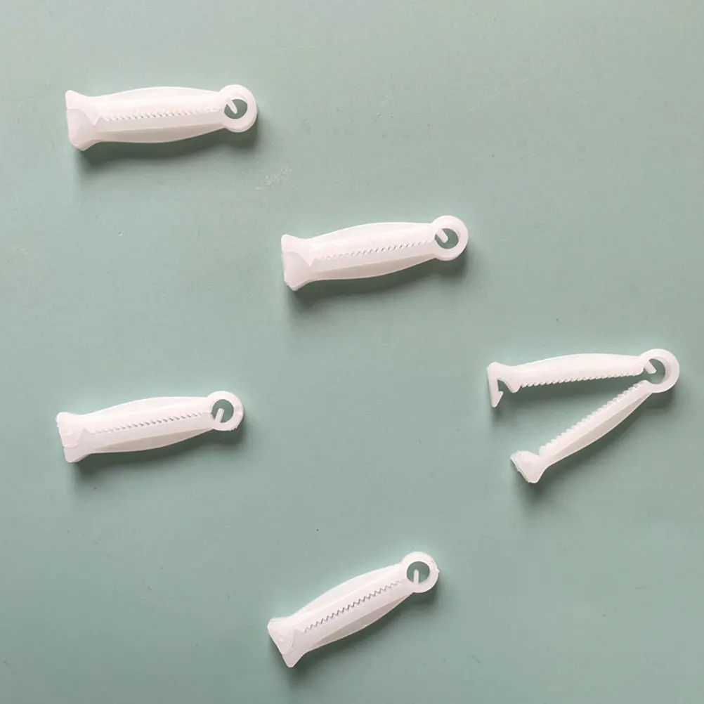 100pcs Cord Clamps Disposable Plastic Clip for Piglets Sheep Livestock Supplies Protect Health Newborn Cubs Anti
100pcs Cord Clamps Disposable Plastic Clip for Piglets Sheep Livestock Supplies Protect Health Newborn Cubs Anti