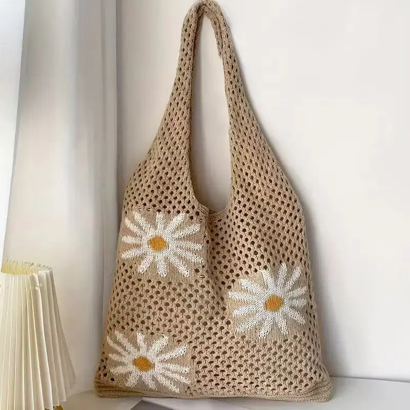 Flower knitted bag Korean version woven summer commuter bag simple and portable
Flower knitted bag Korean version woven summer commuter bag simple and portable