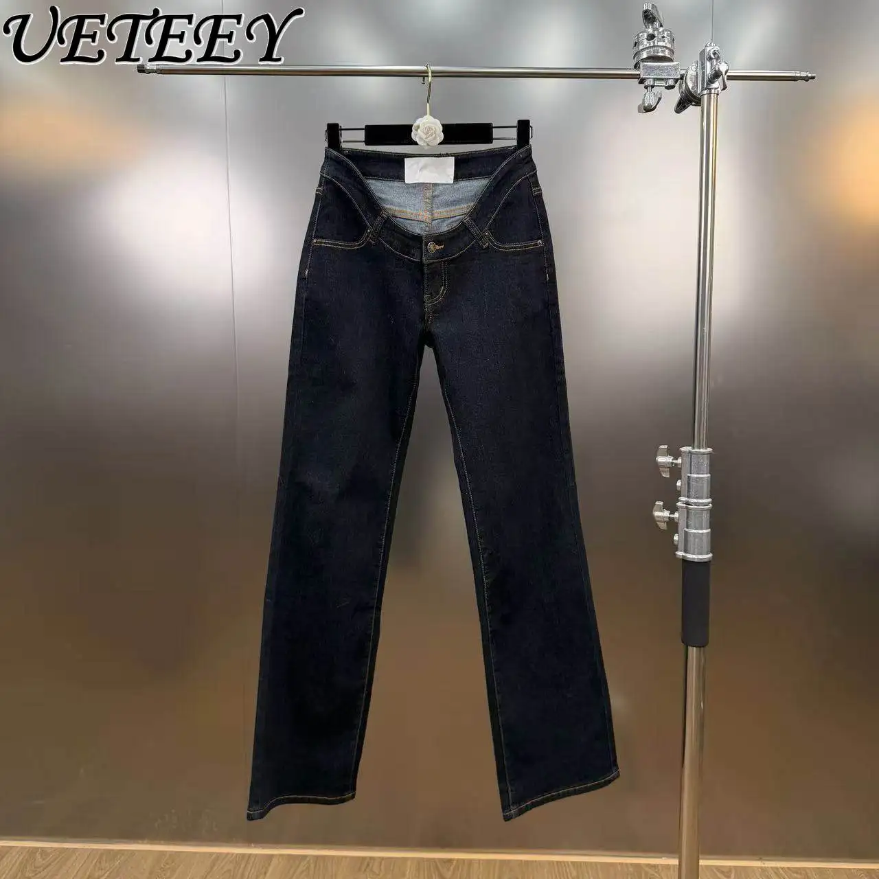 Джинсы женские прямые с глубоким V-образным вырезом на талии, ретро-стиль, стрейч, модные, универсальные, стройнящие, синие, длинные, весна 2026
Джинсы женские прямые с глубоким V-образным вырезом на талии, ретро-стиль, стрейч, модные, универсальные, стройнящие, синие, длинные, весна 2026