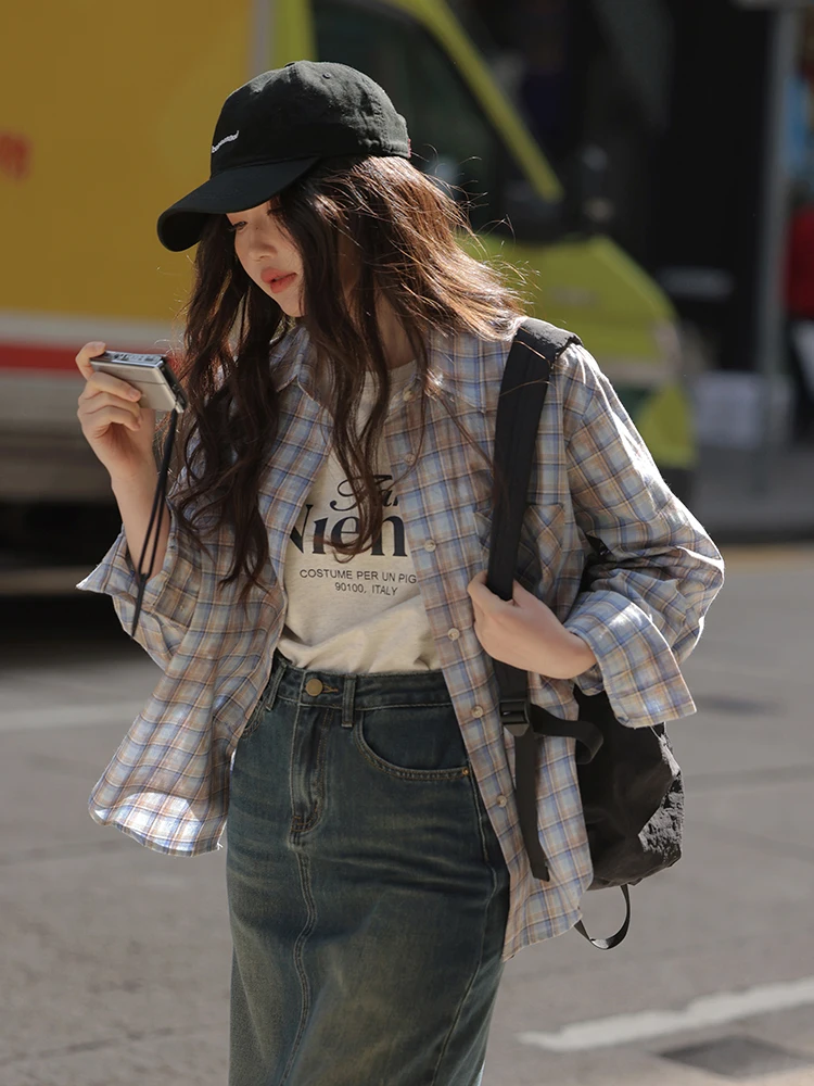 Повседневная клетчатая рубашка-куртка с длинным рукавом для женщин, новая весенняя модель, многослойная, маленького размера, с отложным воротником, для защиты от холода
Повседневная клетчатая рубашка-куртка с длинным рукавом для женщин, новая весенняя модель, многослойная, маленького размера, с отложным воротником, для защиты от холода