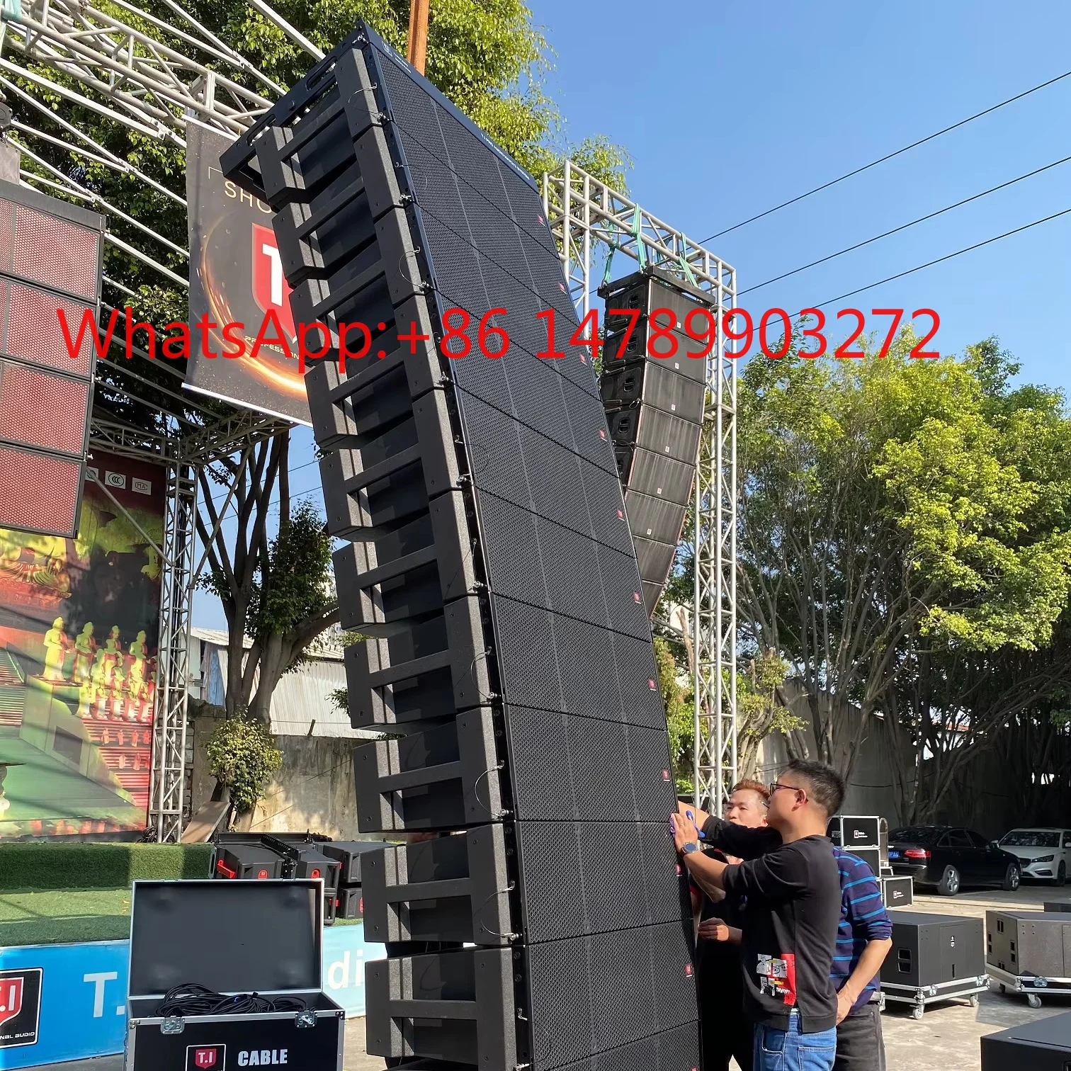 Indooroutdoor LA-210 Dual 10 Inch 800W RMS Wood Enclosure Show Speaker System
Indooroutdoor LA-210 Dual 10 Inch 800W RMS Wood Enclosure Show Speaker System