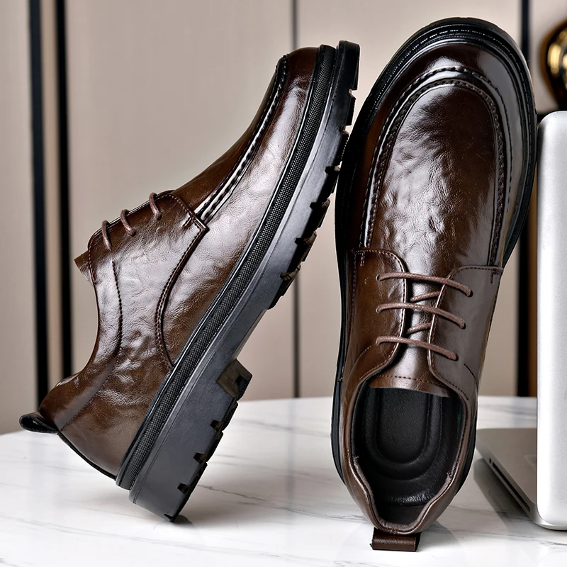 Роскошные мужские деловые кожаные туфли. Удобные и качественные стили. Повседневная работа и офисная свадебная обувь для жениха. Толстая подошва.
Роскошные мужские деловые кожаные туфли. Удобные и качественные стили. Повседневная работа и офисная свадебная обувь для жениха. Толстая подошва.