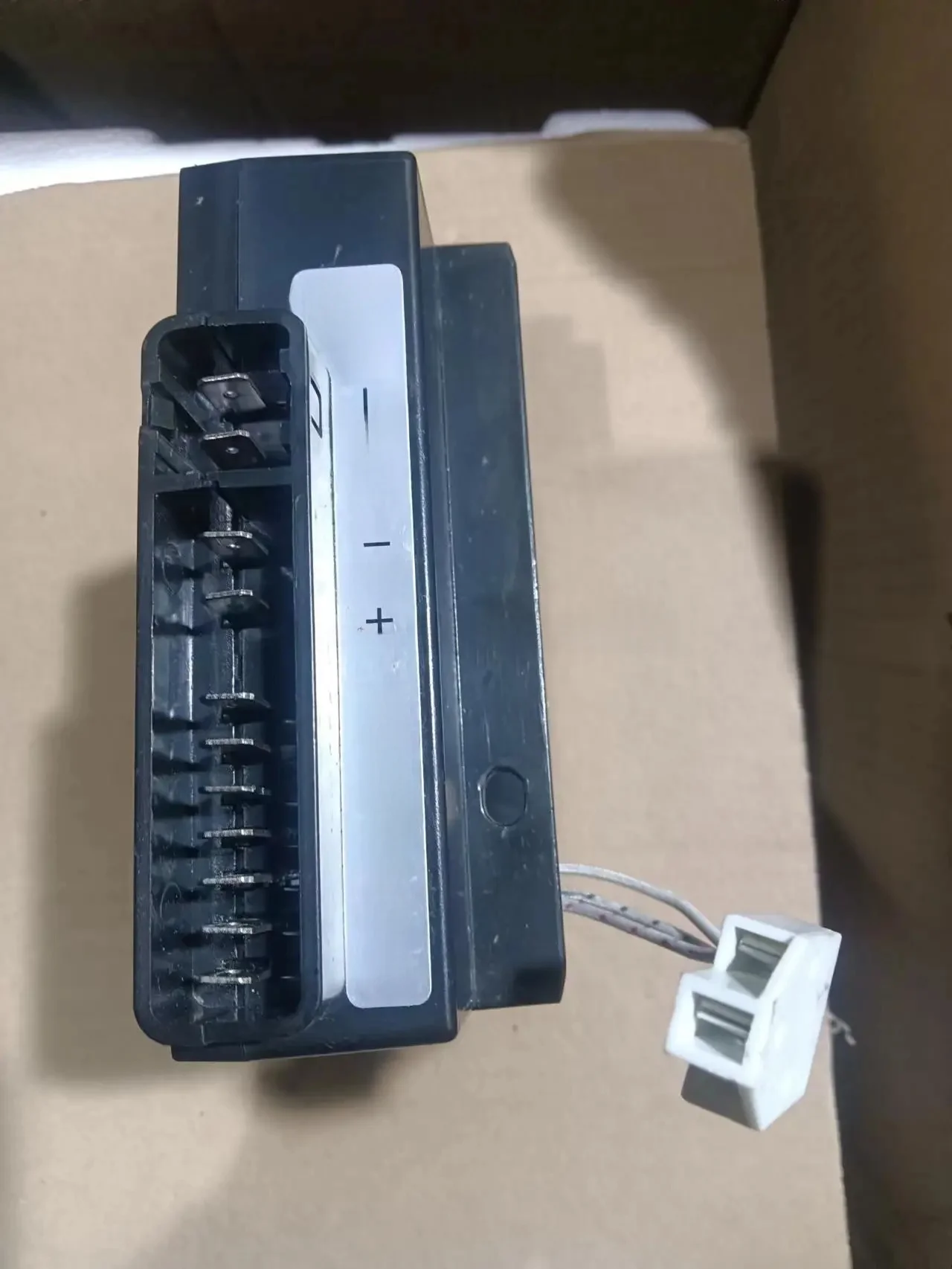 Wanbao ADC120W автомобильный холодильник, драйвер компрессора с регулируемой частотой постоянного тока 12/24 В
Wanbao ADC120W автомобильный холодильник, драйвер компрессора с регулируемой частотой постоянного тока 12/24 В