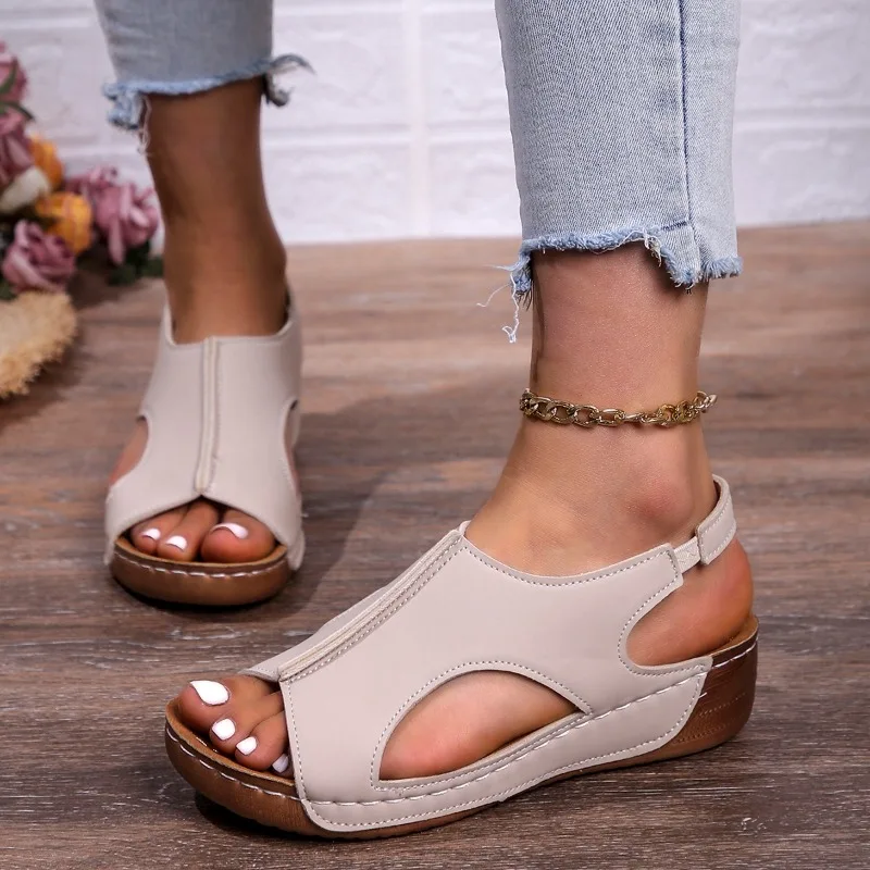 Spliced Sandals New Round Toe Open Toe Cutout Breathable Soft Sole Non-slip Wear-resistant Summer Wedge Shoes
Spliced Sandals New Round Toe Open Toe Cutout Breathable Soft Sole Non-slip Wear-resistant Summer Wedge Shoes