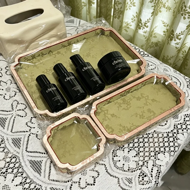 Handmade Palace Light Luxury Appraisal Tray, Agate Jade Jewelry Display, Beads Bracelet Storage Plate for Counter
Handmade Palace Light Luxury Appraisal Tray, Agate Jade Jewelry Display, Beads Bracelet Storage Plate for Counter