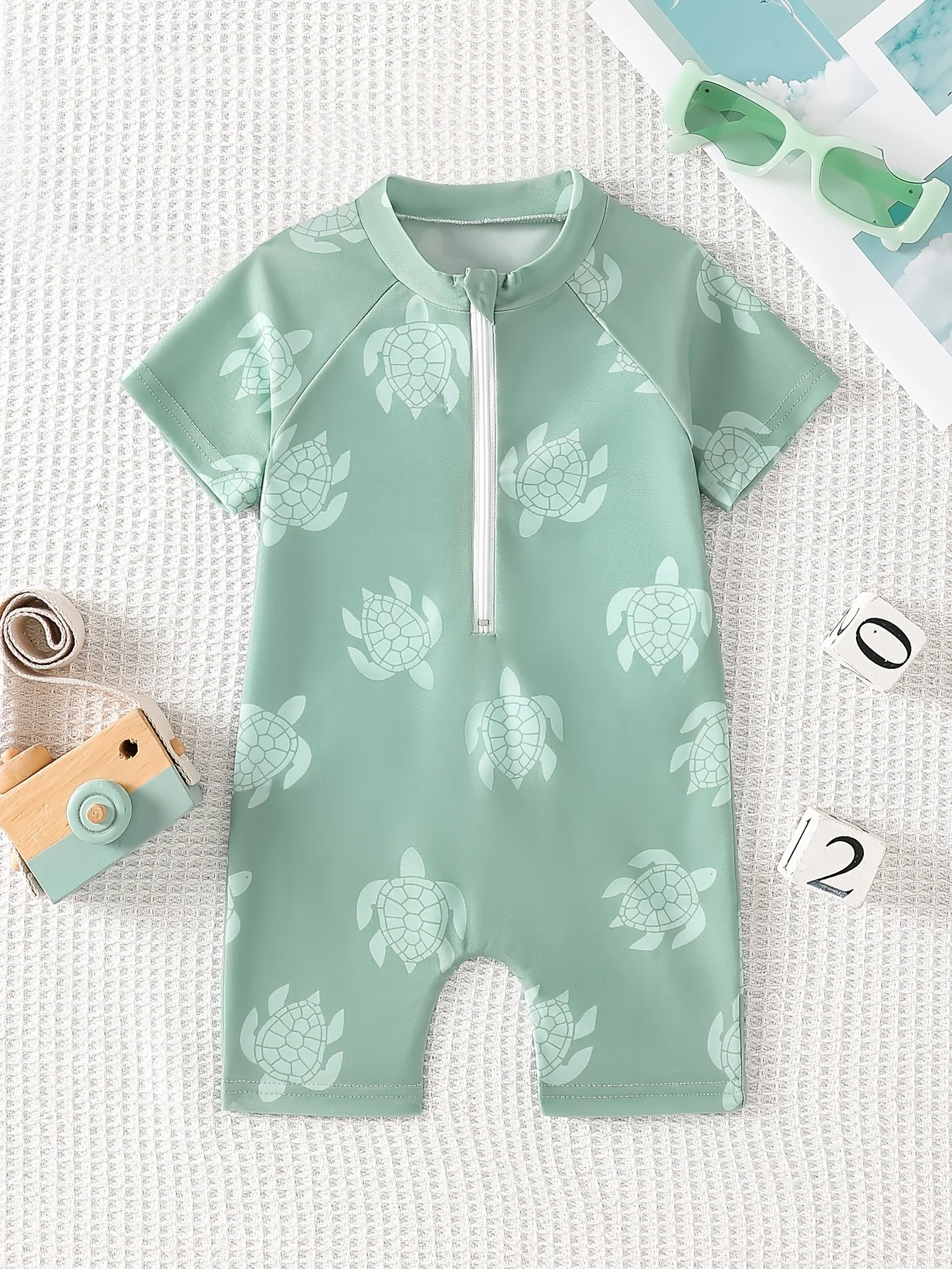 Valentine's Day Boys Zipper One-Piece Swimsuit, Breathable Stylish, for Beach Pool Water Park
Valentine's Day Boys Zipper One-Piece Swimsuit, Breathable Stylish, for Beach Pool Water Park