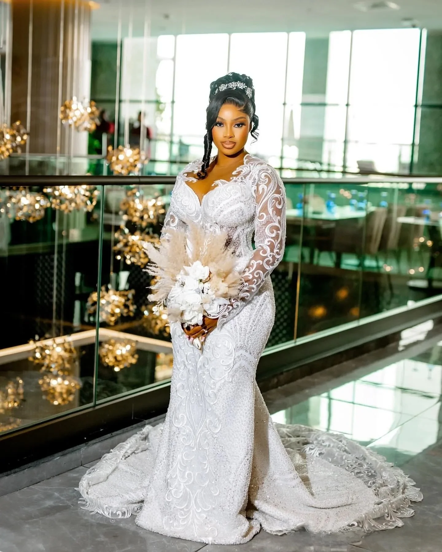 Customized Arabic Aso Ebi Plus Size Ivory Wedding Dress Sequined Full Sleeves Vintage Charming Bridal Gowns Dresses
Customized Arabic Aso Ebi Plus Size Ivory Wedding Dress Sequined Full Sleeves Vintage Charming Bridal Gowns Dresses