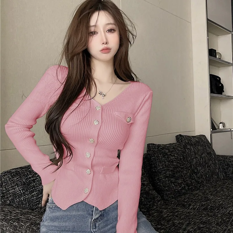 Spring New Chic Button V-neck Long Sleeve Knitted Cardigan Women Elegant Slim Solid Tops Office Lady Elastic Sexy Thin Sweaters
Spring New Chic Button V-neck Long Sleeve Knitted Cardigan Women Elegant Slim Solid Tops Office Lady Elastic Sexy Thin Sweaters