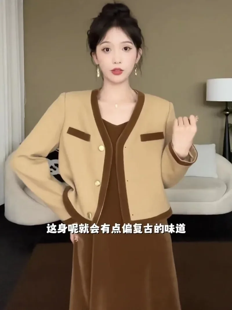 2024 Autumn New Women Two Piece Skirt Sets Retro V Neck Long Sleeve Short Jacket + Sleeveless A Line Midi Slip Dress Outfits
2024 Autumn New Women Two Piece Skirt Sets Retro V Neck Long Sleeve Short Jacket + Sleeveless A Line Midi Slip Dress Outfits