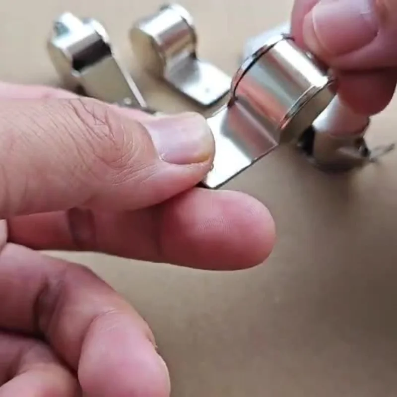 Physical Education Teacher, Whistle, Sports Referee, Whistle, Metal Material, Basketball, Football Field, Field Supplies
Physical Education Teacher, Whistle, Sports Referee, Whistle, Metal Material, Basketball, Football Field, Field Supplies