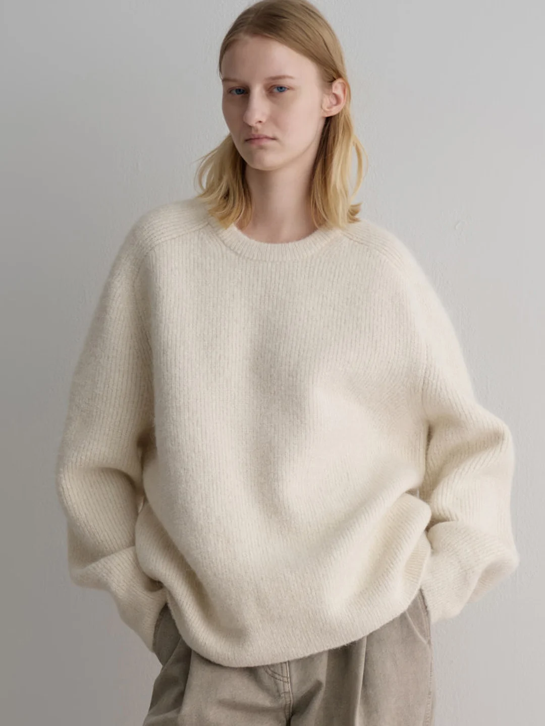 Warm Thickened Knitted Sweater Women's Autumn Winter Loose Lazy Style Top Pure Color Commute Style Regular Fit Long Sleeve
Warm Thickened Knitted Sweater Women's Autumn Winter Loose Lazy Style Top Pure Color Commute Style Regular Fit Long Sleeve