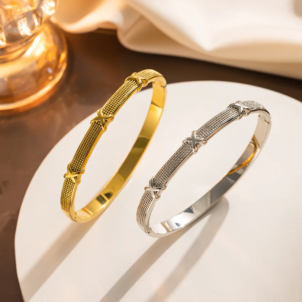 New cross-x-type bracelet stainless steel 18K, versatile and luxurious, high-quality waterproof, suitable for daily wear
New cross-x-type bracelet stainless steel 18K, versatile and luxurious, high-quality waterproof, suitable for daily wear