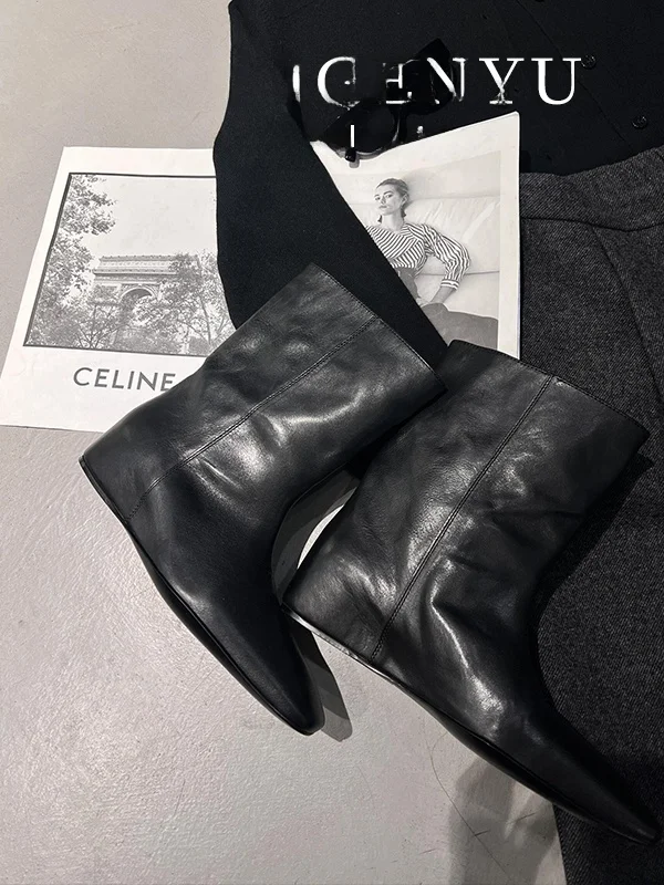 Black Leather Chelsea Boots Women's Winter Low Heel Short Boot Versatile Slim Boot Square Head Retro Style Waterproof Platform
Black Leather Chelsea Boots Women's Winter Low Heel Short Boot Versatile Slim Boot Square Head Retro Style Waterproof Platform