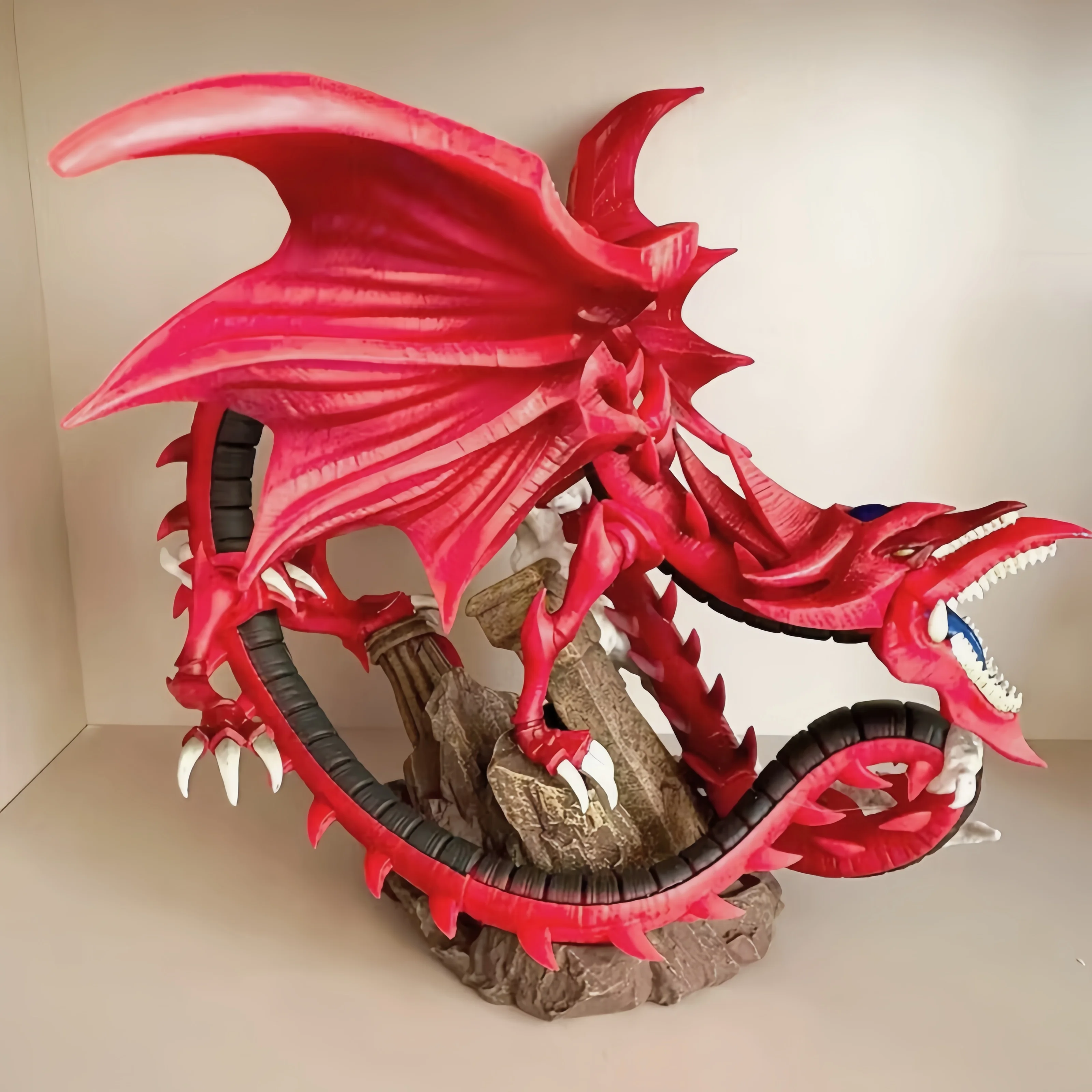 Новая 32 см фигурка Slifer The Sky Dragon, фигурка God Of Osiris, украшение для рабочего стола, Коллекционная модель
Новая 32 см фигурка Slifer The Sky Dragon, фигурка God Of Osiris, украшение для рабочего стола, Коллекционная модель