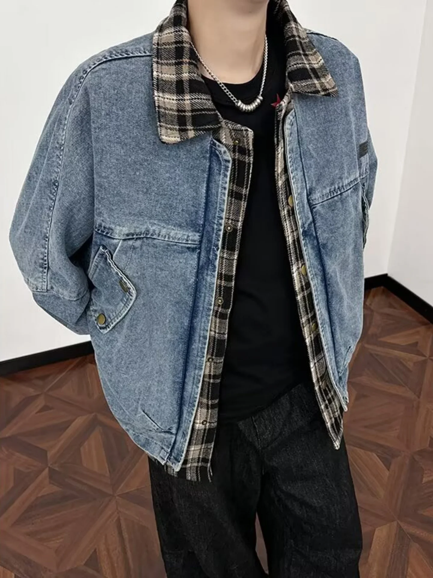 Washed Denim Plaid Collar Jacket for Men Spring Autumn Trendy Youth Workwear Outerwear Loose Fit Retro Style No Brand
Washed Denim Plaid Collar Jacket for Men Spring Autumn Trendy Youth Workwear Outerwear Loose Fit Retro Style No Brand